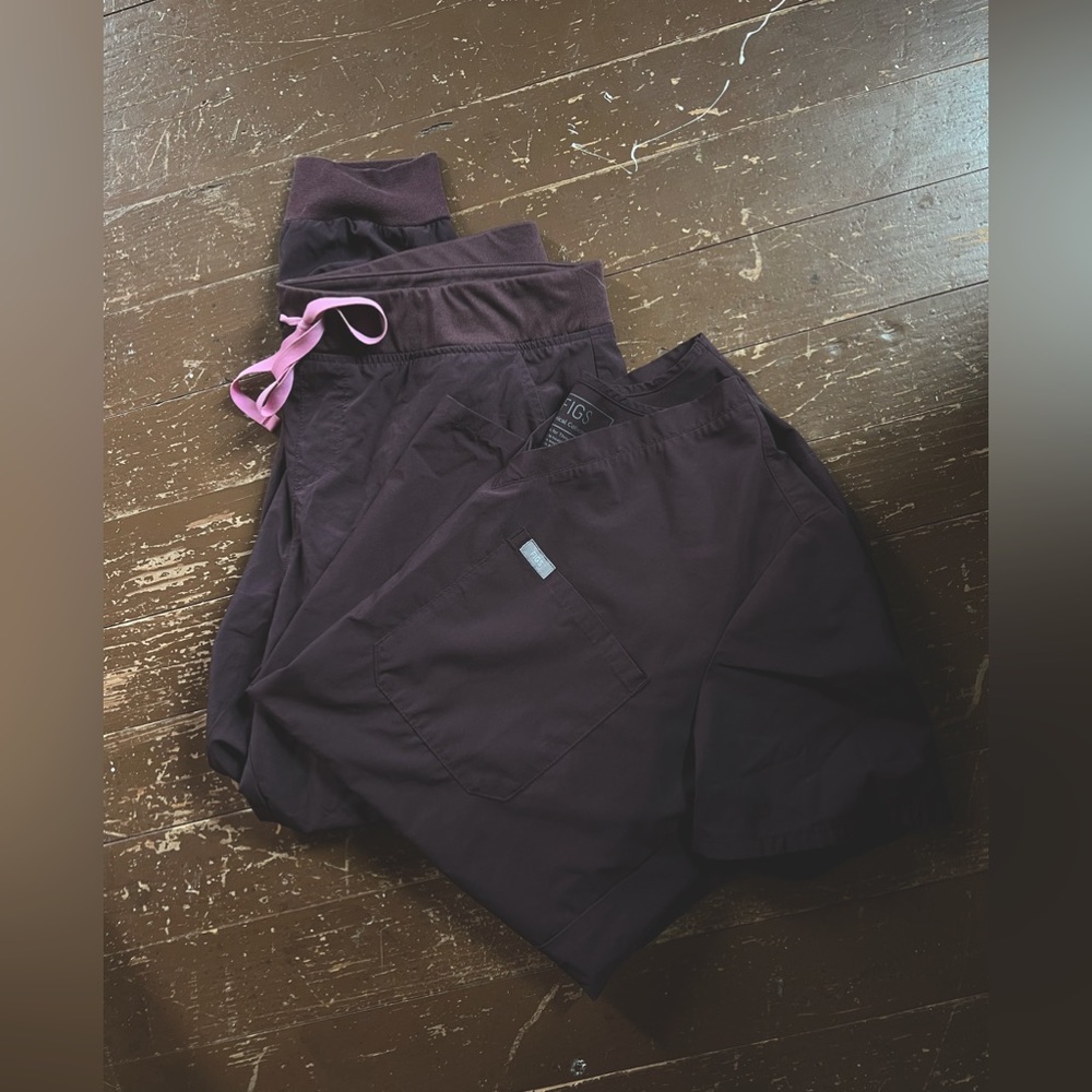 Figs FreeX Maroon Scrubs